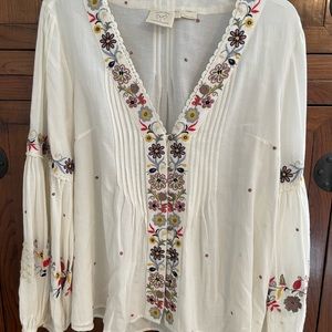 Beautiful blouse with gorgeous floral detail! Anthropologie, size L